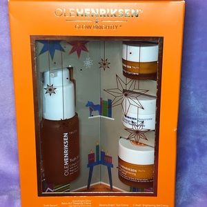 ‼️‼️SOLD‼️‼️Ole Henriksen Glow Brightly Kit